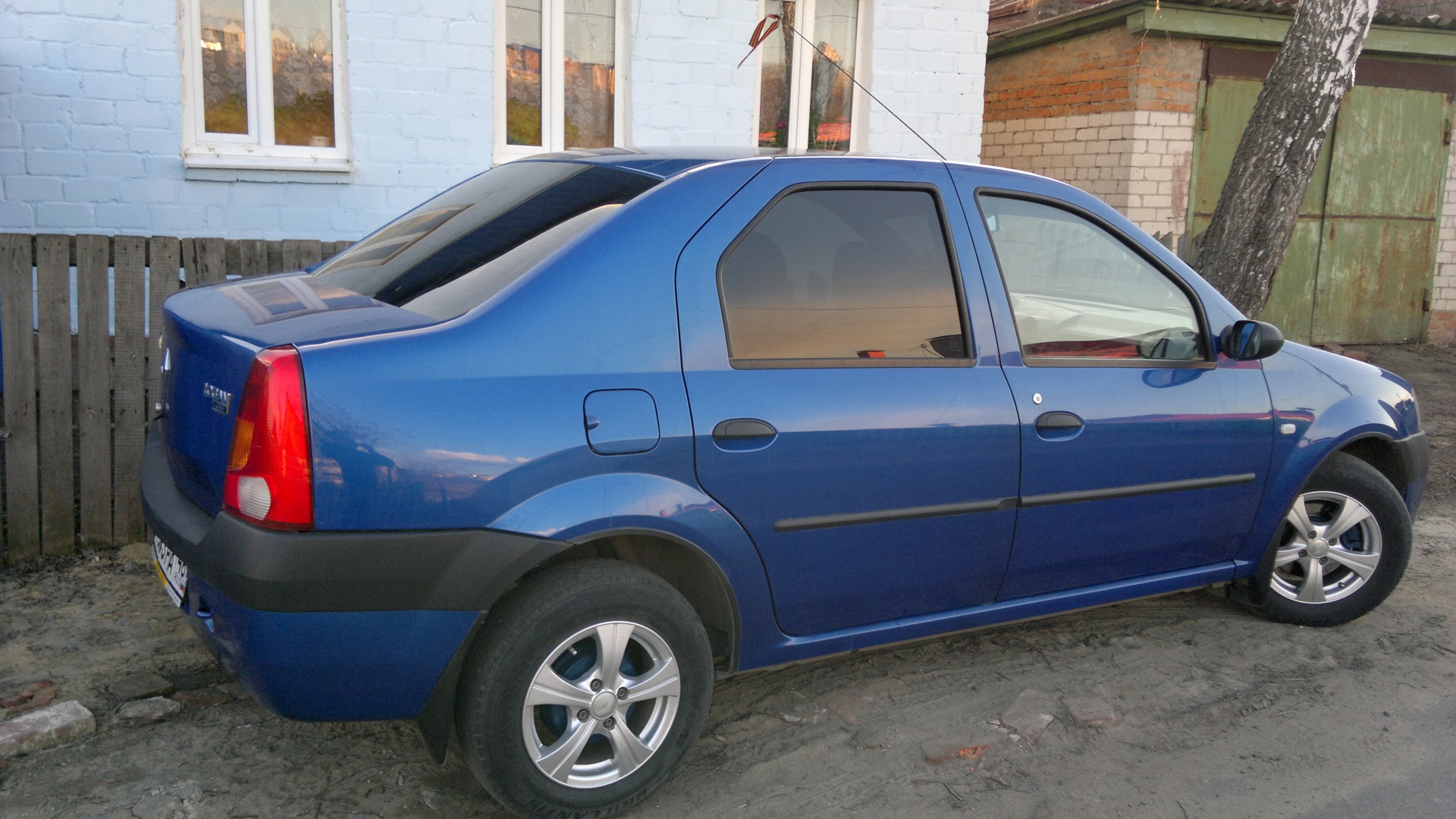 Renault Logan (1G) 1.4 бензиновый 2009 | Blue на DRIVE2