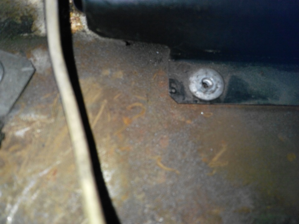 Автомагнитола вместо рычагов управления отопителем (печки) ваз 2104 ...