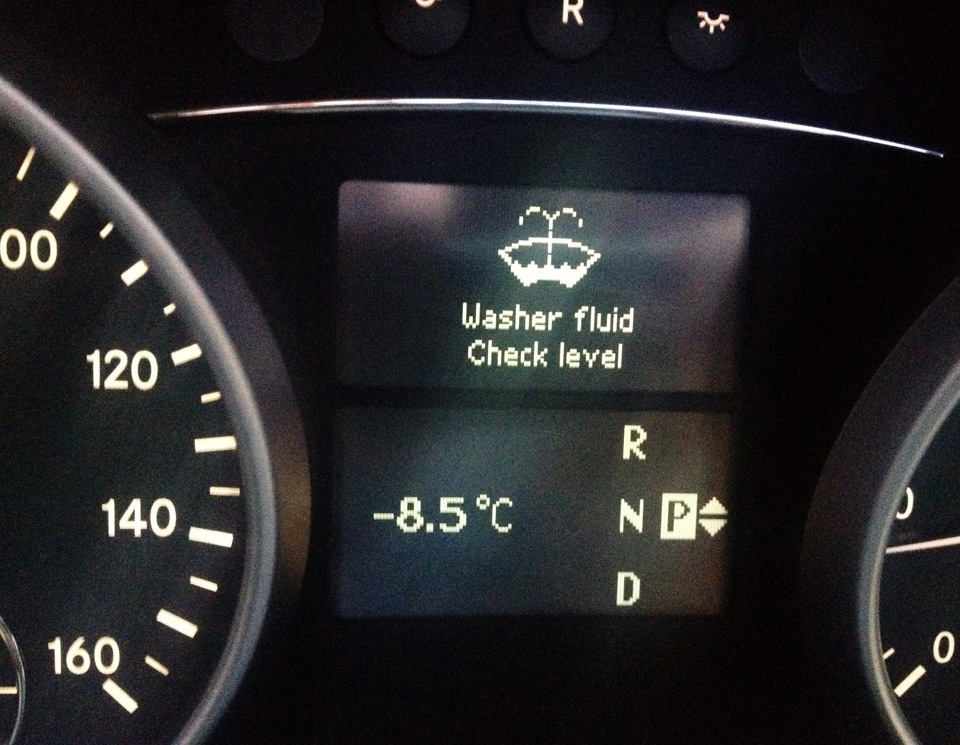 Ошибки значки мерседес. Mercedes actros значки на панели приборов. Значки на панели приборов ниссан х-трейл т32. Значок омывающей жидкости. Контрольные лампы панели приборов 814 мерседес.