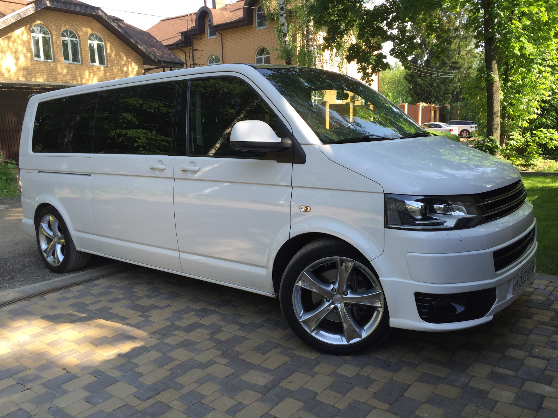 Каравелла 9. Caravelle t5. VW Caravelle 2012. Volkswagen Caravelle t5 связь. 305 Стиль VW t5.