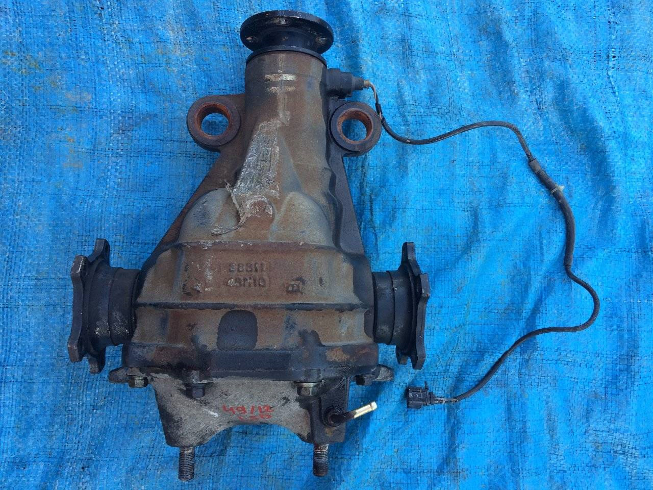 Нв 35-12-13. Редуктор ниссан скайлайн 33. Кузов nissan skyline crossover j50 vq37hr. Задний редуктор nissan skyline r30. Редуктор скайлайн.