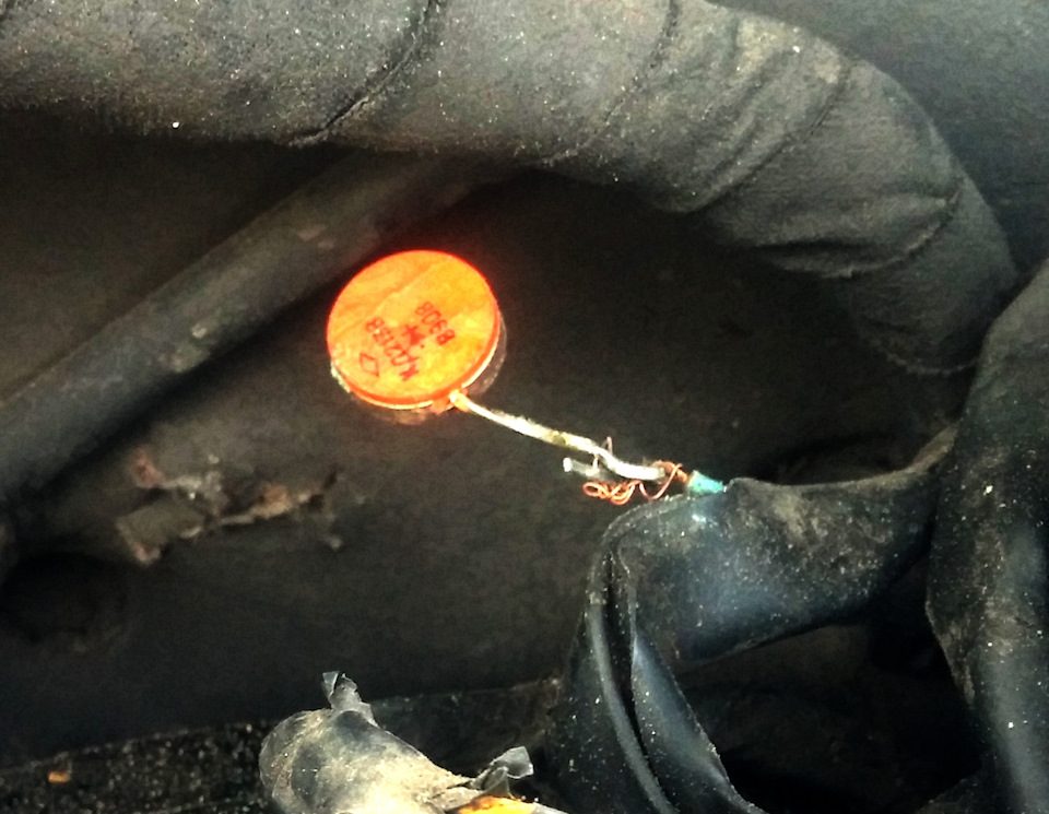 Порушился. Зачем он тут? — Saab 9-5 (1G)