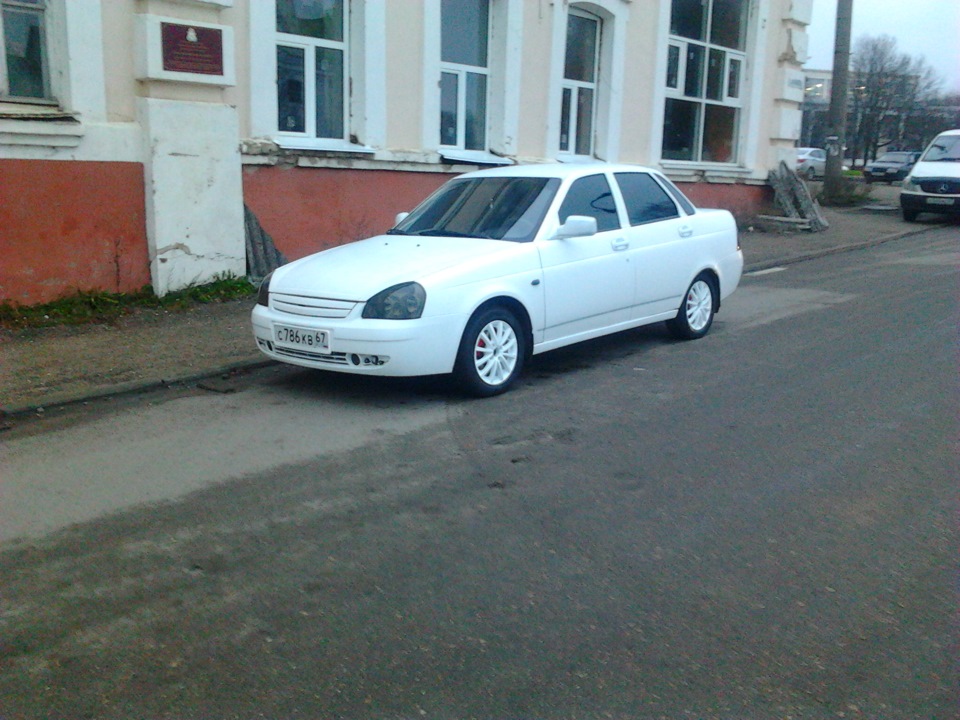 Белые диски. — Lada Приора седан, 1,6 л, 2008 года | колёсные диски ...