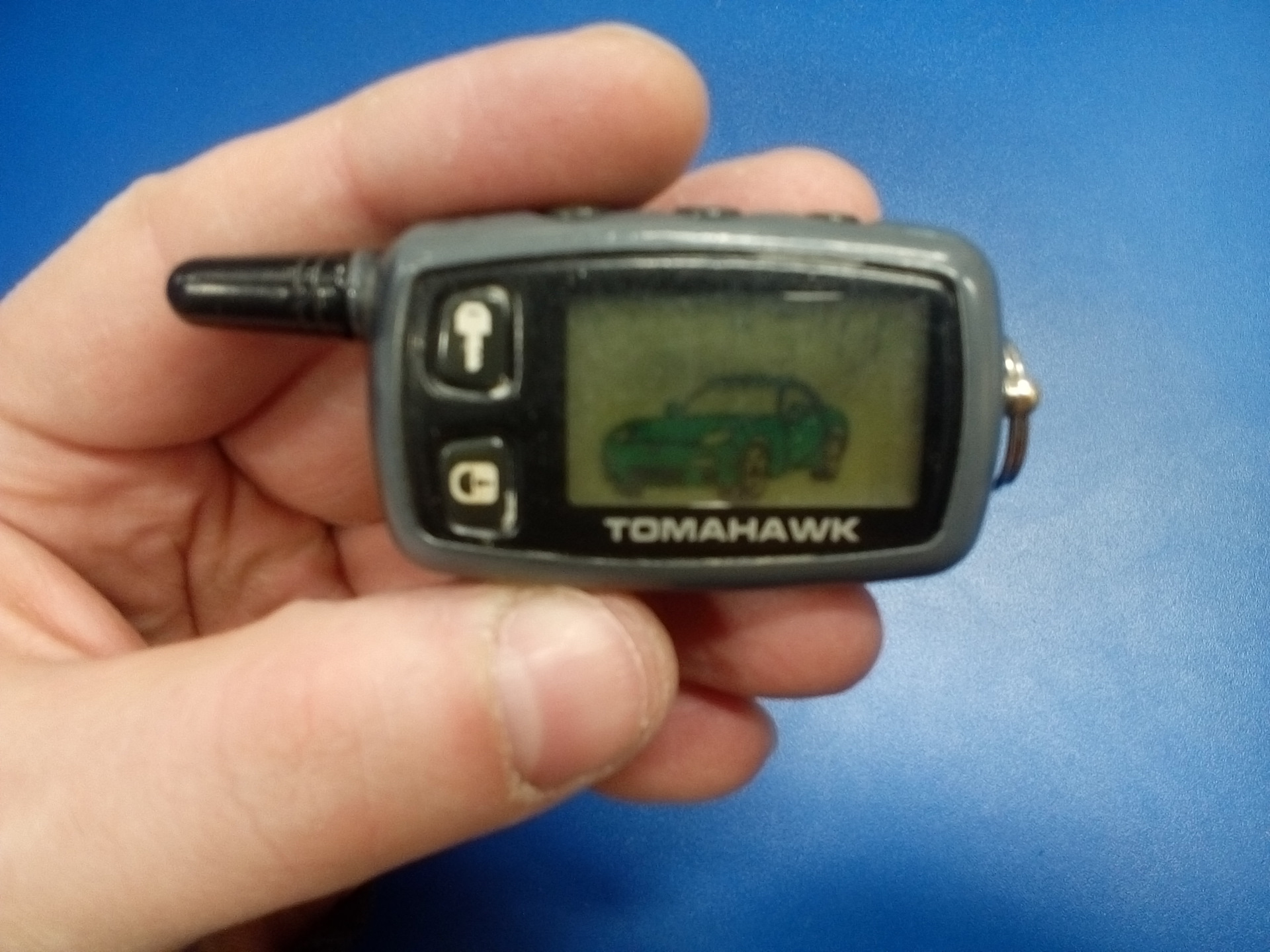Пульт на томагавк 7000. Tomahawk tw 9010. Пульт сигнализации томагавк 2110. Томагавк 9010 программирование брелков сигнализации. Tomahawk tw 7100.