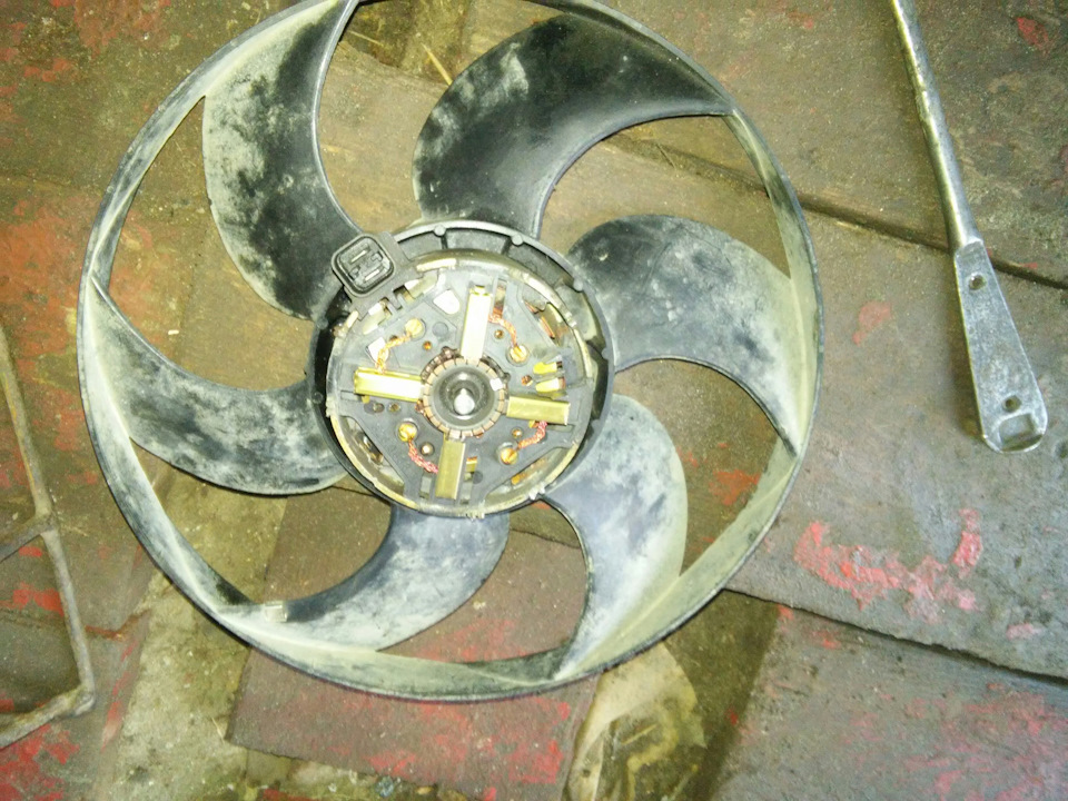 Разборка моторчика вентилятора охлаждения — Москвич Святогор, 2 л, 2000 ...