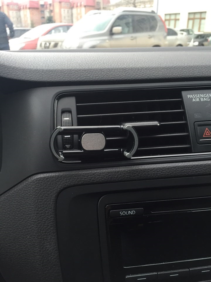 Салон vw polo sedan 2012 держатель для телефона. Держатель телефона поло. Держатель телефона поло. Держатель телефона поло. Магнитный держатель поло седан.