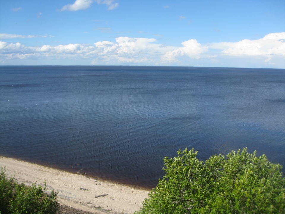 Название озера ильмень. Озеро Ильмень. Озеро Ильмень Великий Новгород. Оз Ильмень достопримечательности. Озеро Ильмень летом.