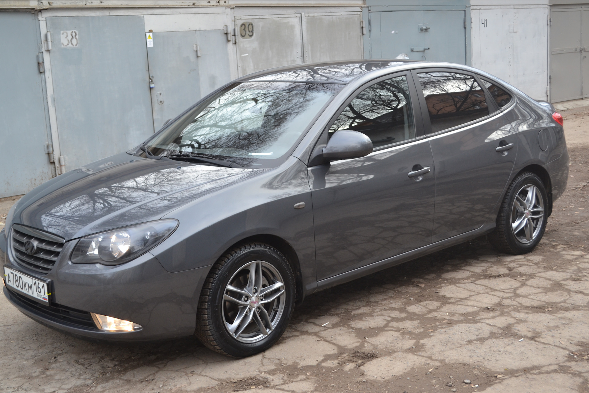 Авито 20. Хендай Элантра 2009. Hyundai Elantra 2009 1.6. Хендай Элантра 2009г. Hyundai Elantra 2009 на дисках.