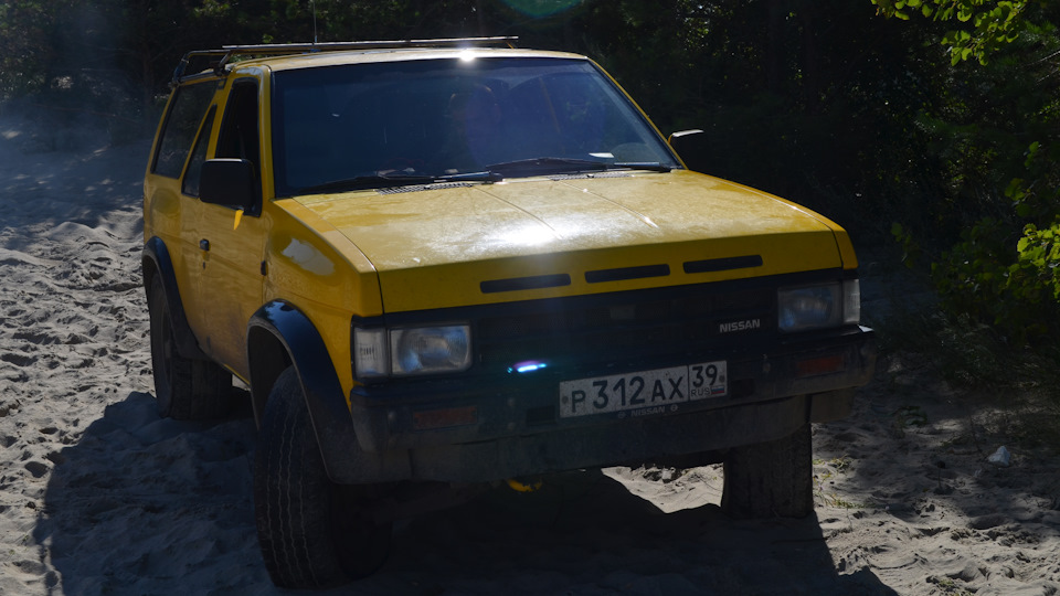 Nissan Terrano желток