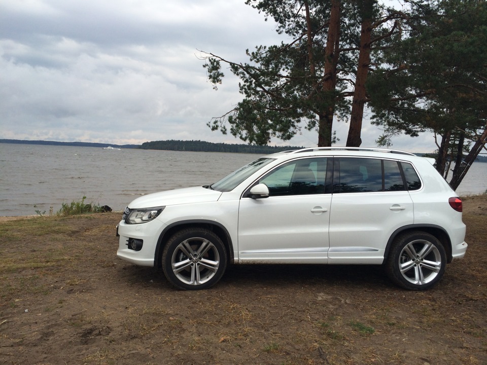 Tiguan 1g. Tiguan 1 r18. Tiguan r line 2009. Sebring r18 Tiguan 1. Тигуан белый r18.