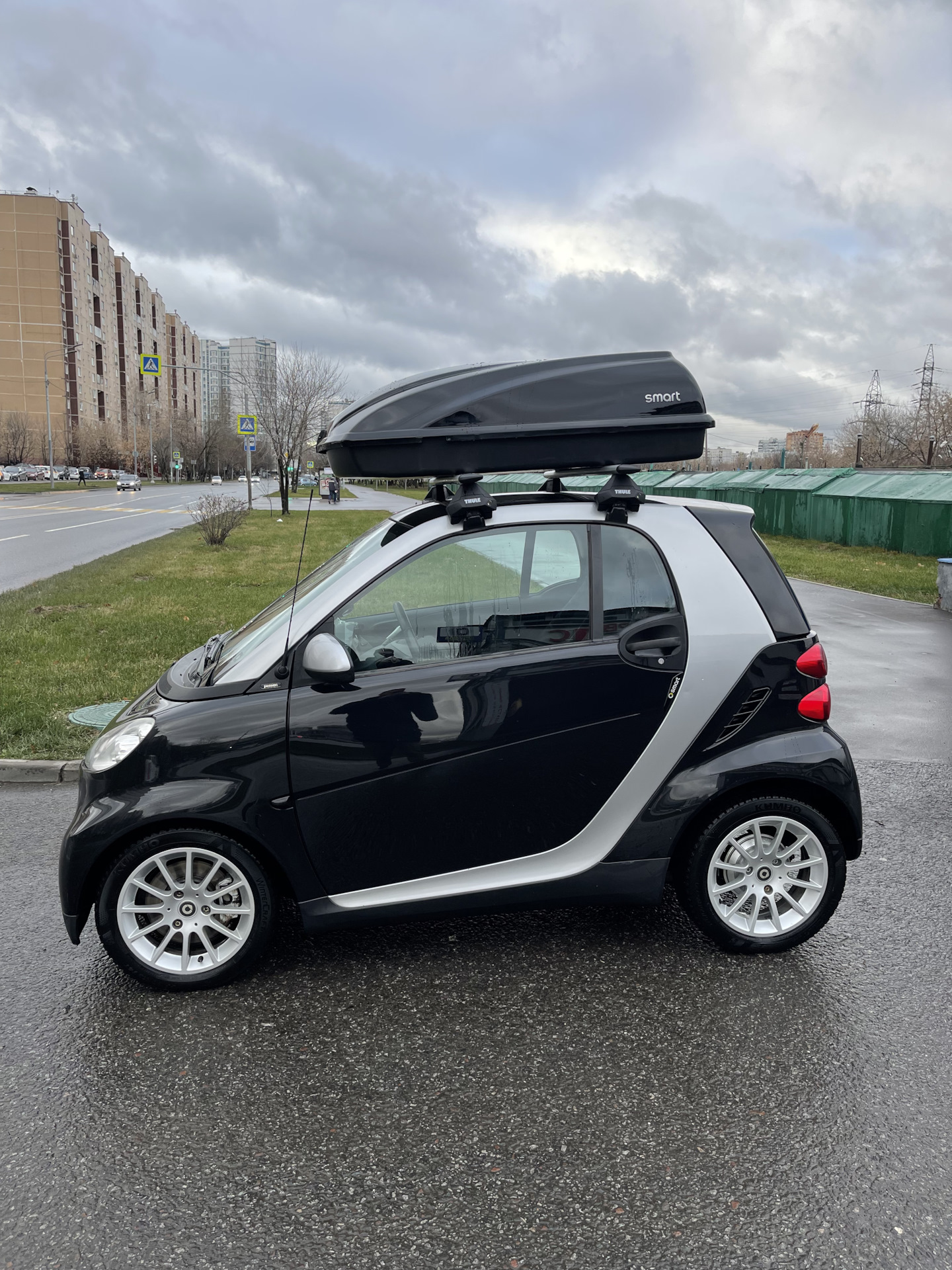 Все смарт. Багажник на крышу Smart Fortwo 451. Автобокс смарт Fortwo. Smart Fortwo 1 багажник. Smart Fortwo решения с багажником.