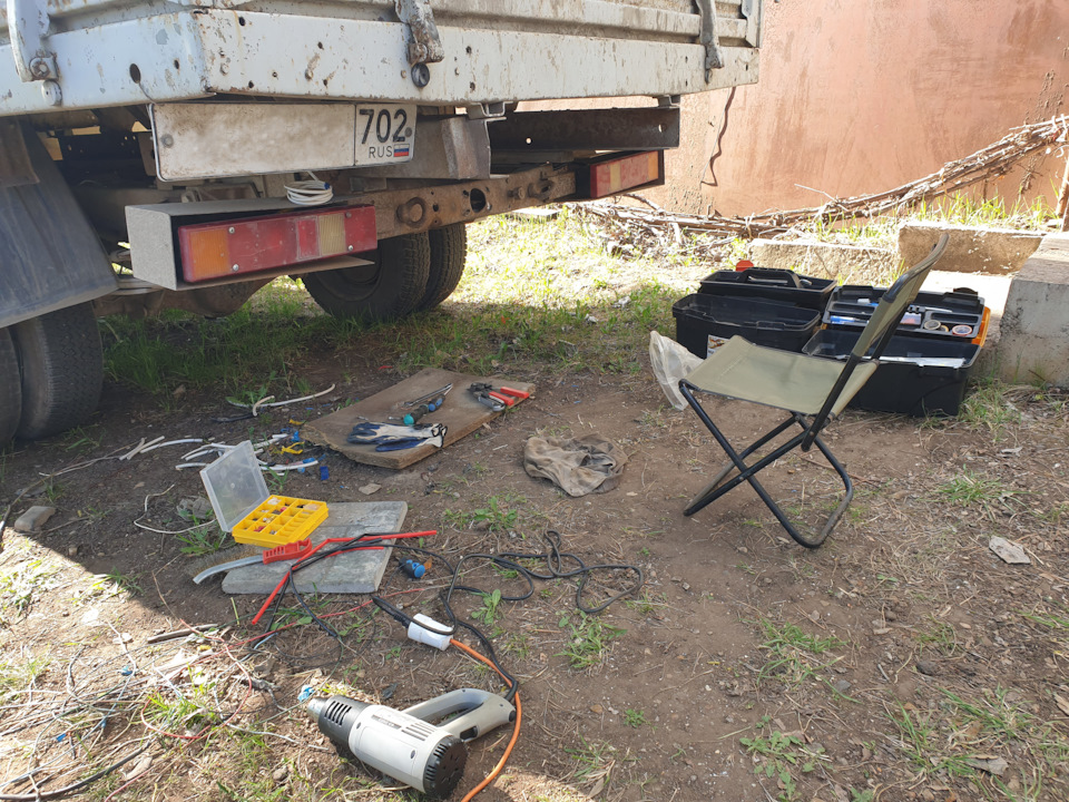 Ремонт задних фонарей — ГАЗ Газель, 2,5 л, 1997 года | своими руками ...