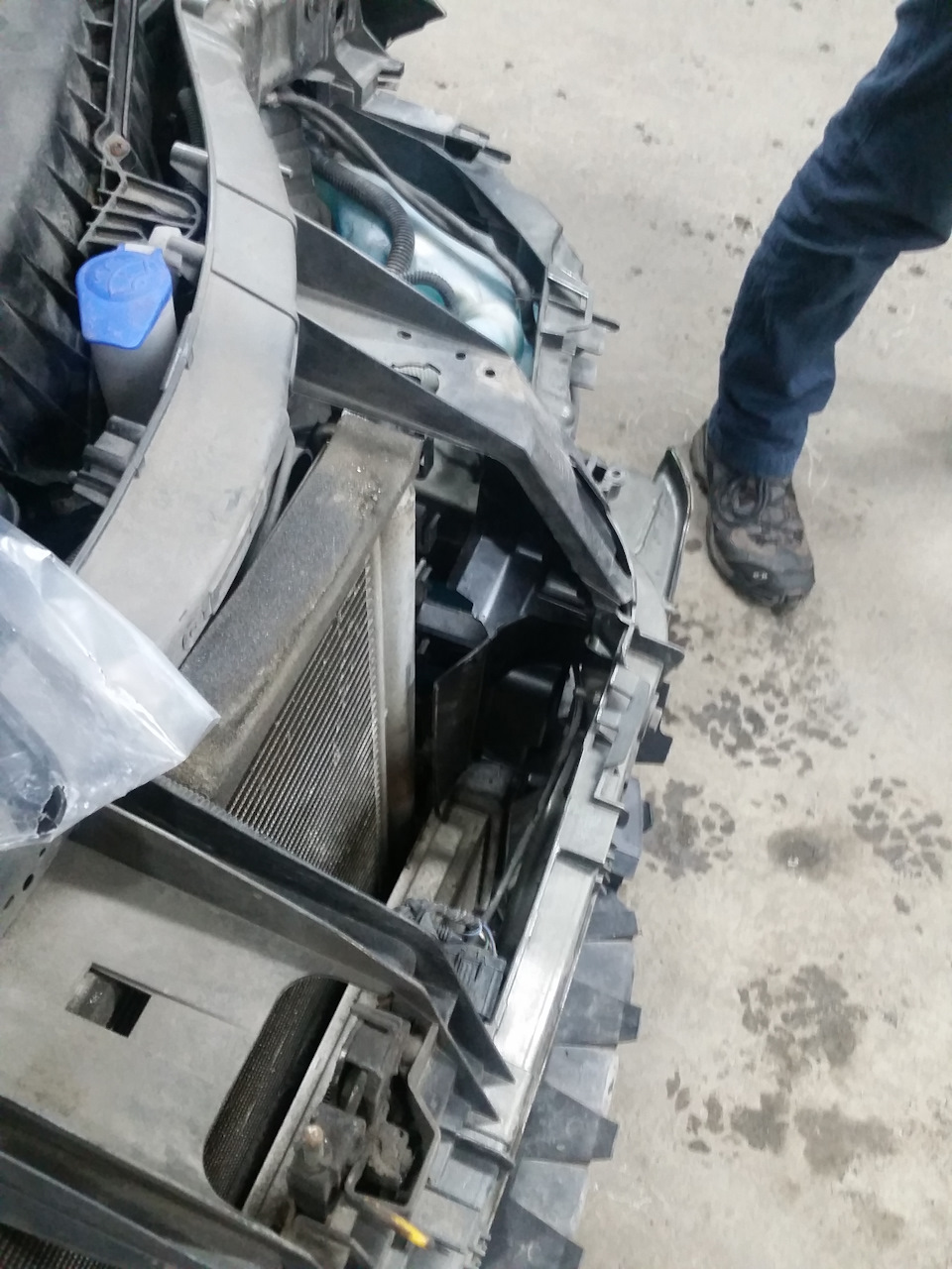 Восстановление левого диффузора — Ford S-Max (1G)