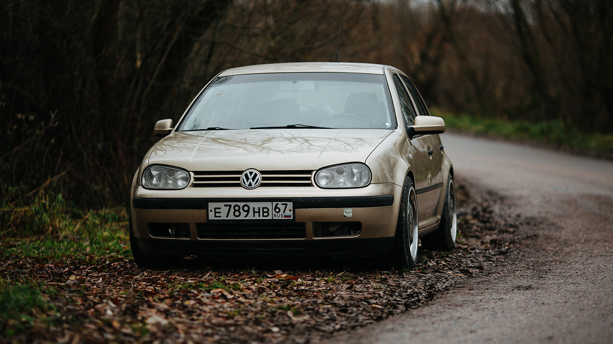 Volkswagen Golf Mk4 1.6 бензиновый 2001 | Золотой на DRIVE2