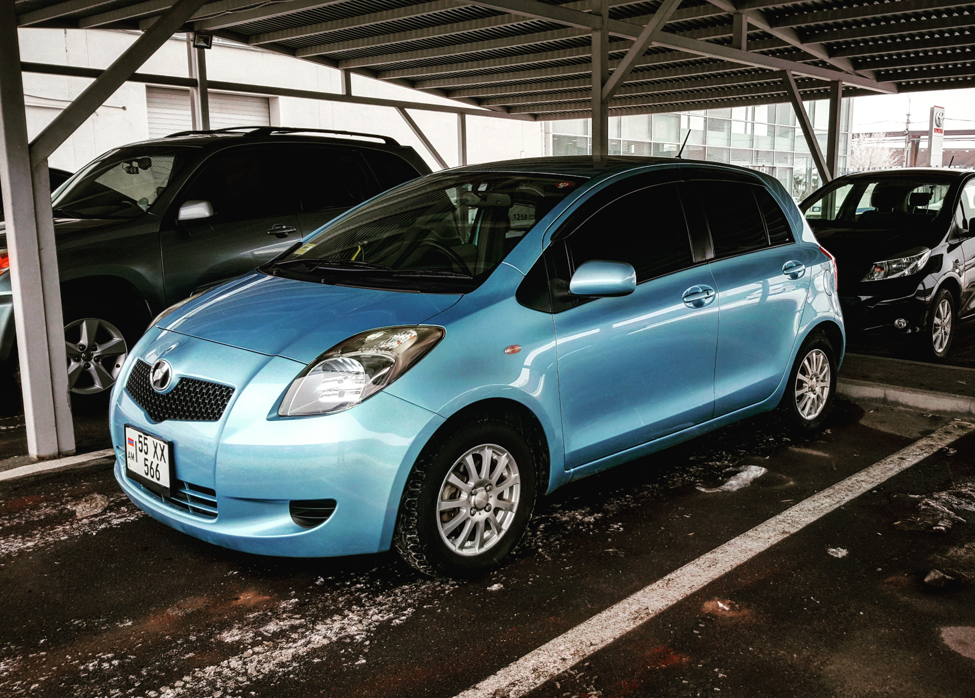 Фото toyota vitz