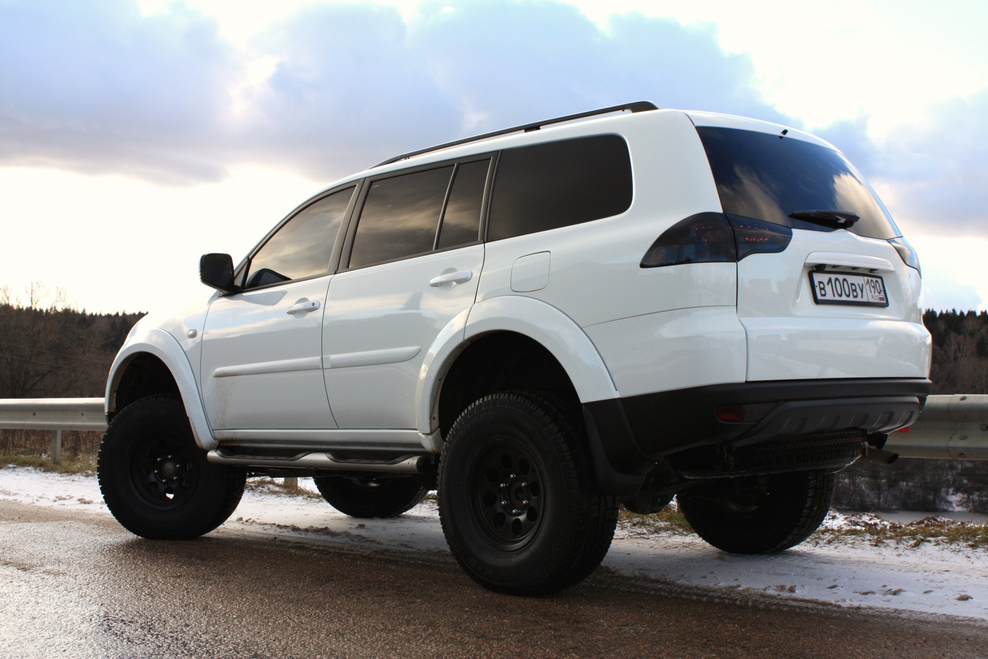 Mitsubishi Pajero Sport 2