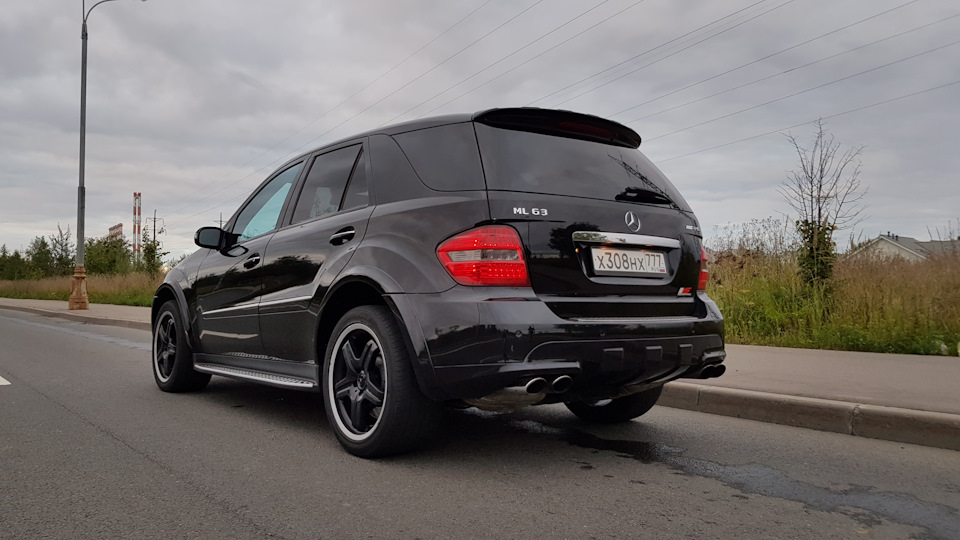 Mercedes Benz ml 63 AMG w164