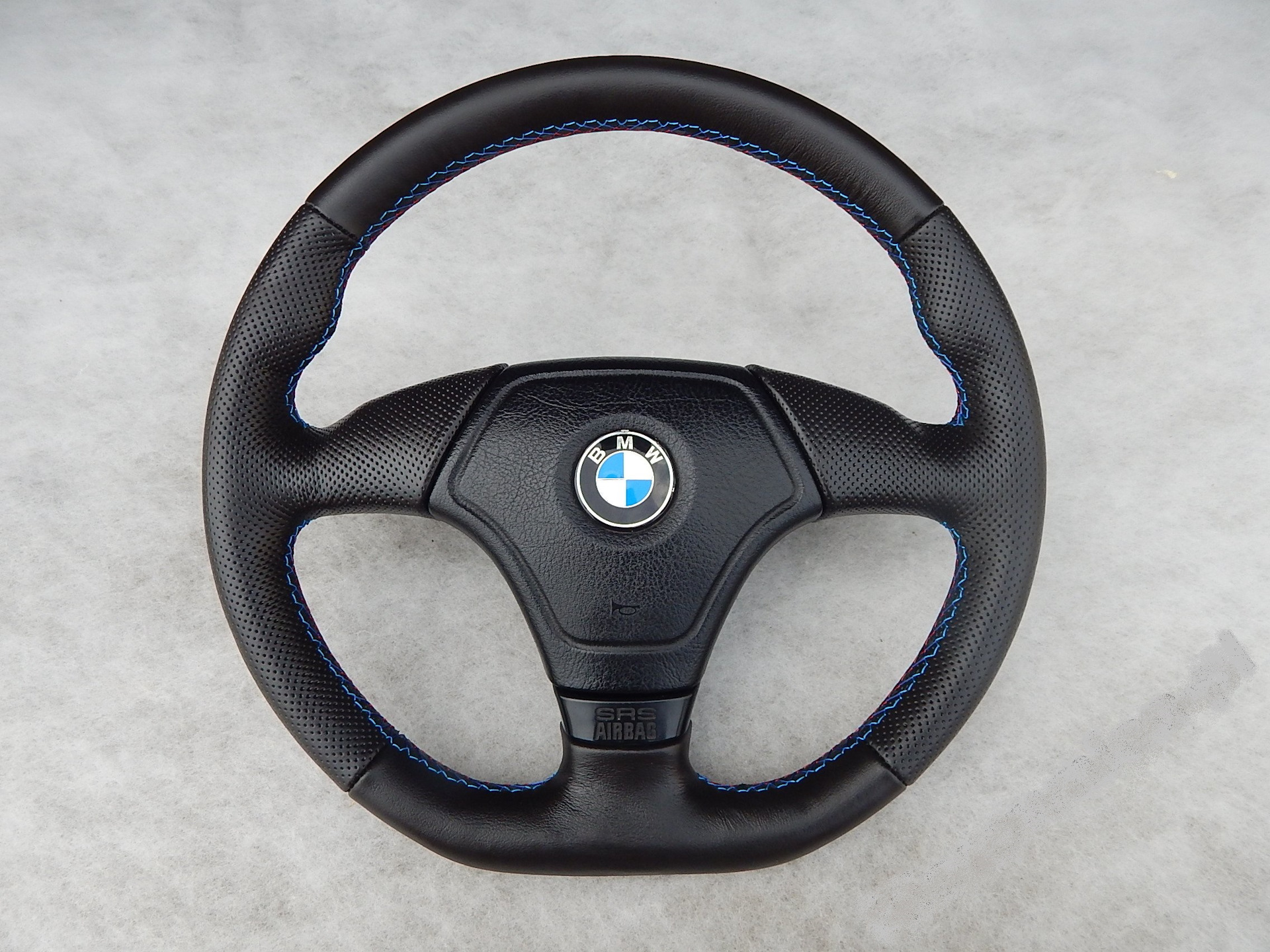 Руль bmw. BMW Ruli. Анатомический руль е34. Руль БМВ. Руль от машины БМВ.