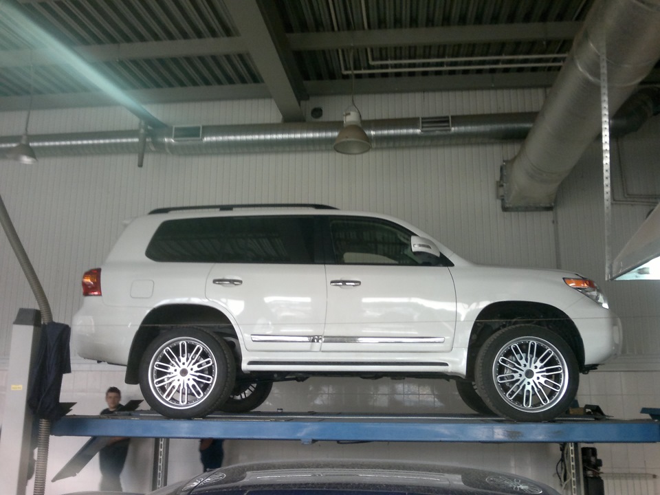 Фото в бортжурнале Toyota Land Cruiser 200