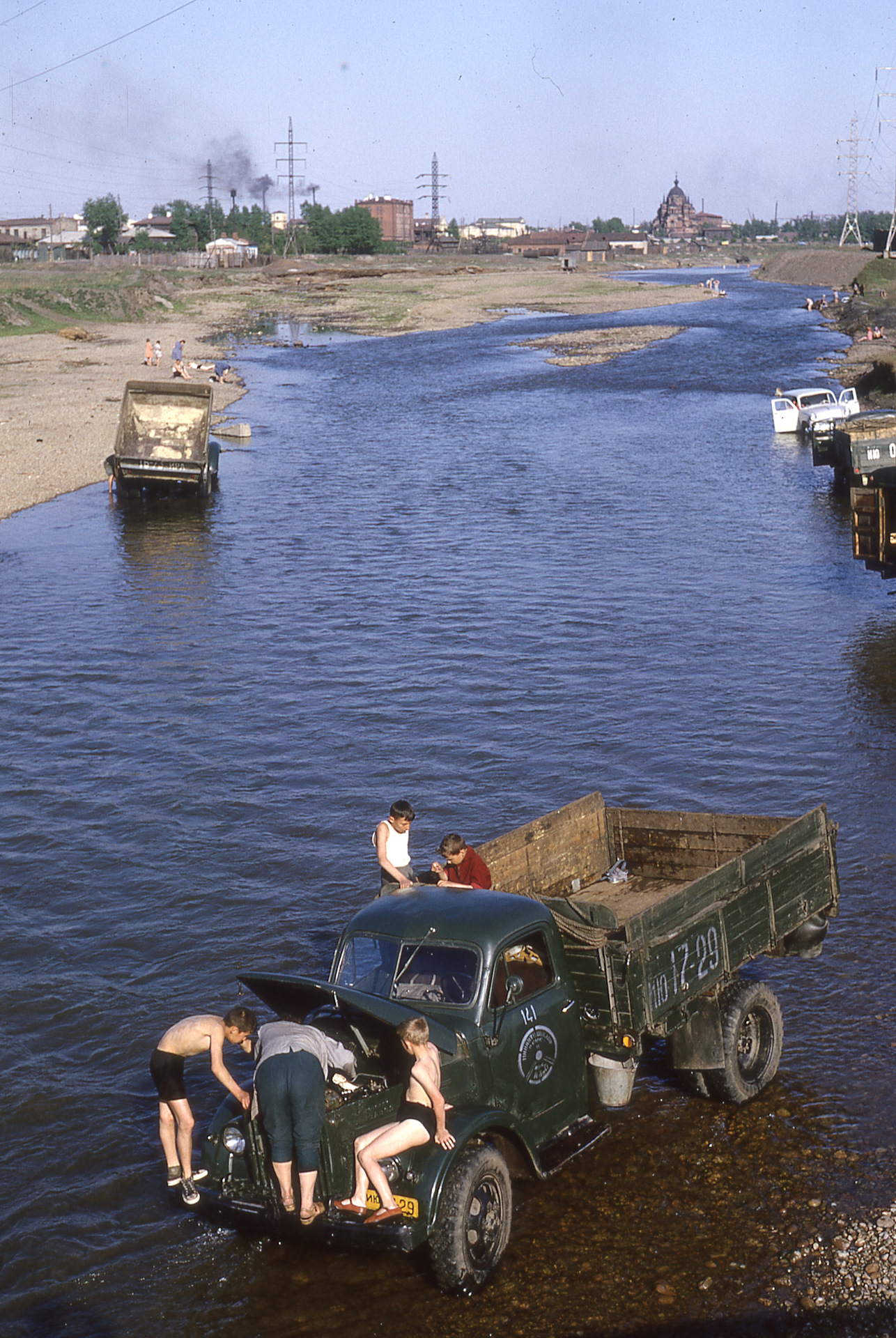 ГАЗ-51,1965 год. Река Ушаковка, Иркутск — Сообщество «Ретро-автомобили  СССР» на DRIVE2