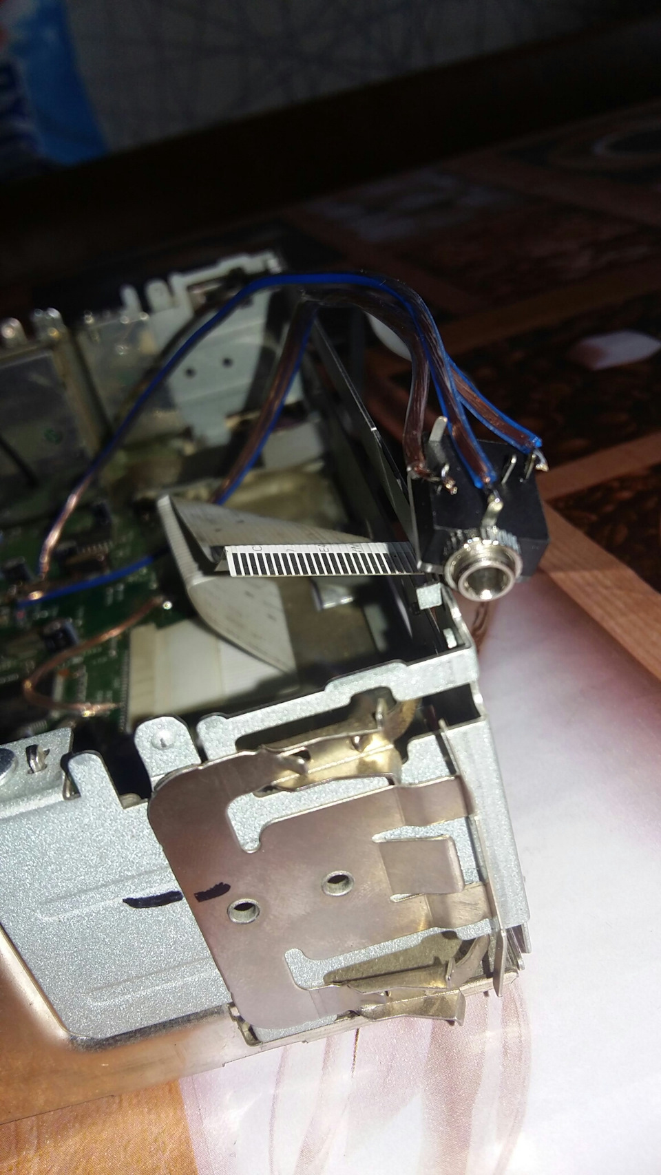 аукс в родную магнитолу — Peugeot 406, 1,8 л, 2002 года | фотография ...