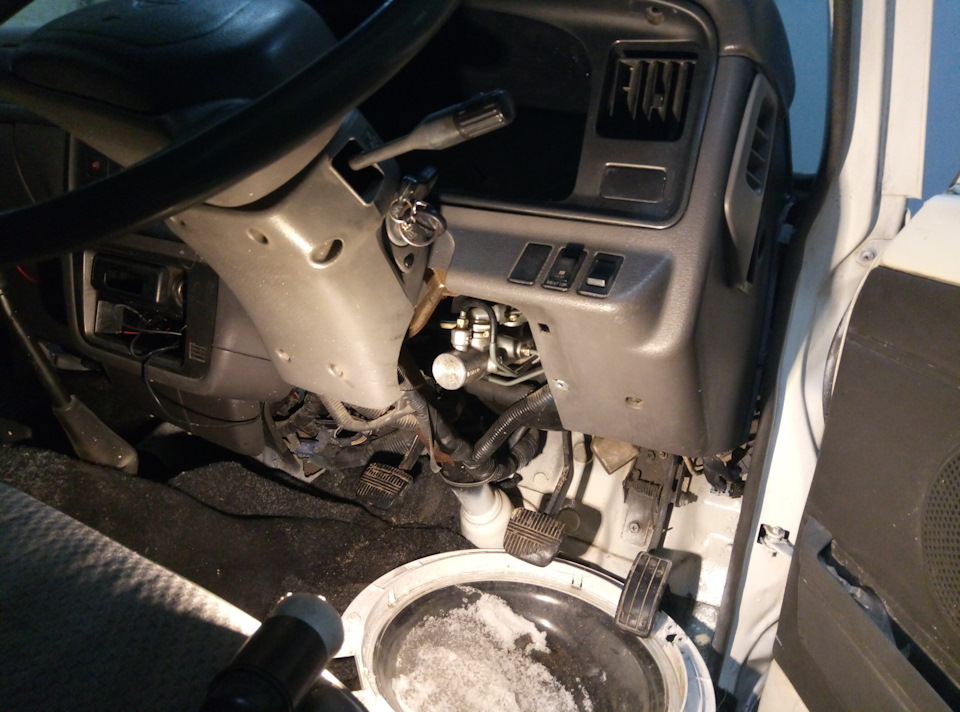 Заменена манжет главного тормозного цилиндра — Nissan Caravan (3G), 2,7 ...