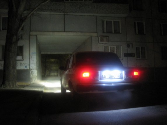 Замена ламп габаритов и подсветки заднего номера — LADA 21074, 1,6 л ...