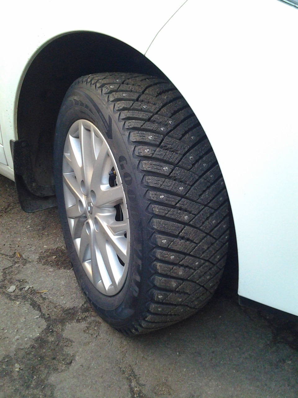Goodyear ice arctic 205 60 r16. Гудиер айс арктик фото. Гудиер 205 * 60 *16. Goodyear ultra grip ice arctic 99t xl. Goodyear ultragrip ice arctic 205/60r16 96t xl.
