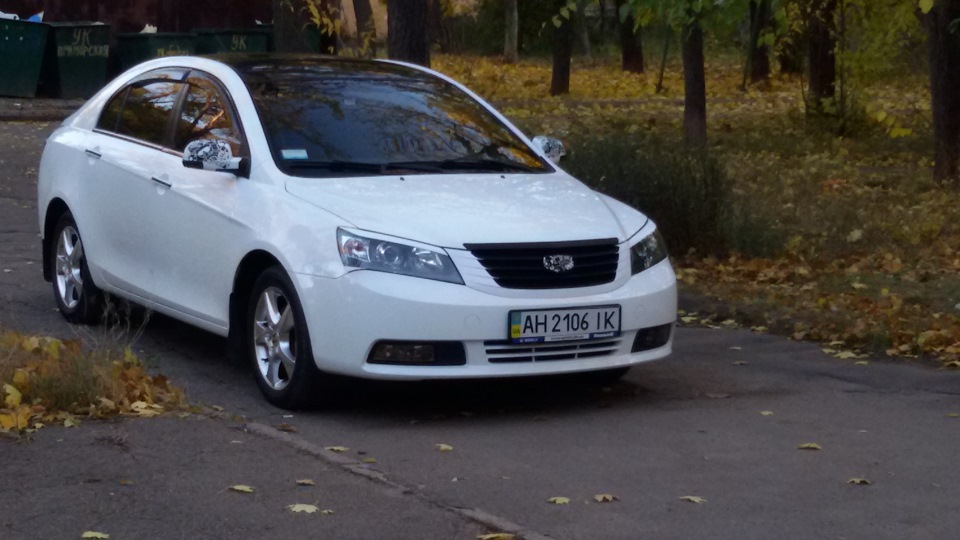 ржа под саблей на капоте и началось под саблей на багажнике, а также ...