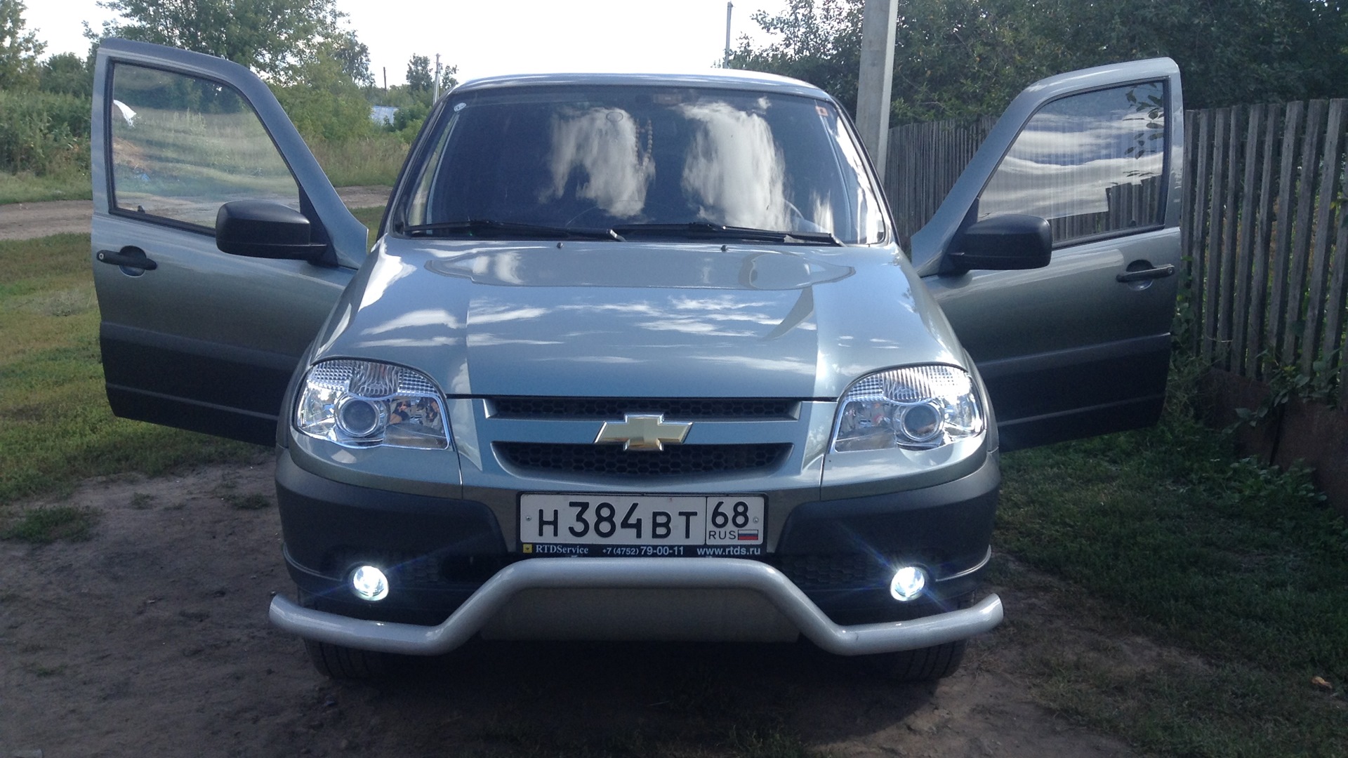 Chevrolet Niva 1.7 бензиновый 2012 | 