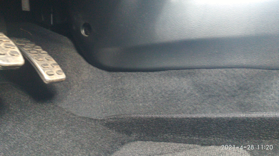 Бортик. — KIA Rio (3G)