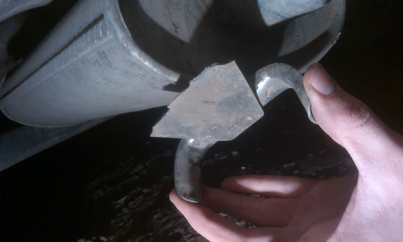 Опять сломался глушитель — Audi 80 (B3), 1,8 л, 1988 года | своими ...