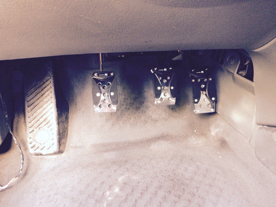 Новые накладки на педали — KIA Spectra, 1,6 л, 2006 года | стайлинг ...