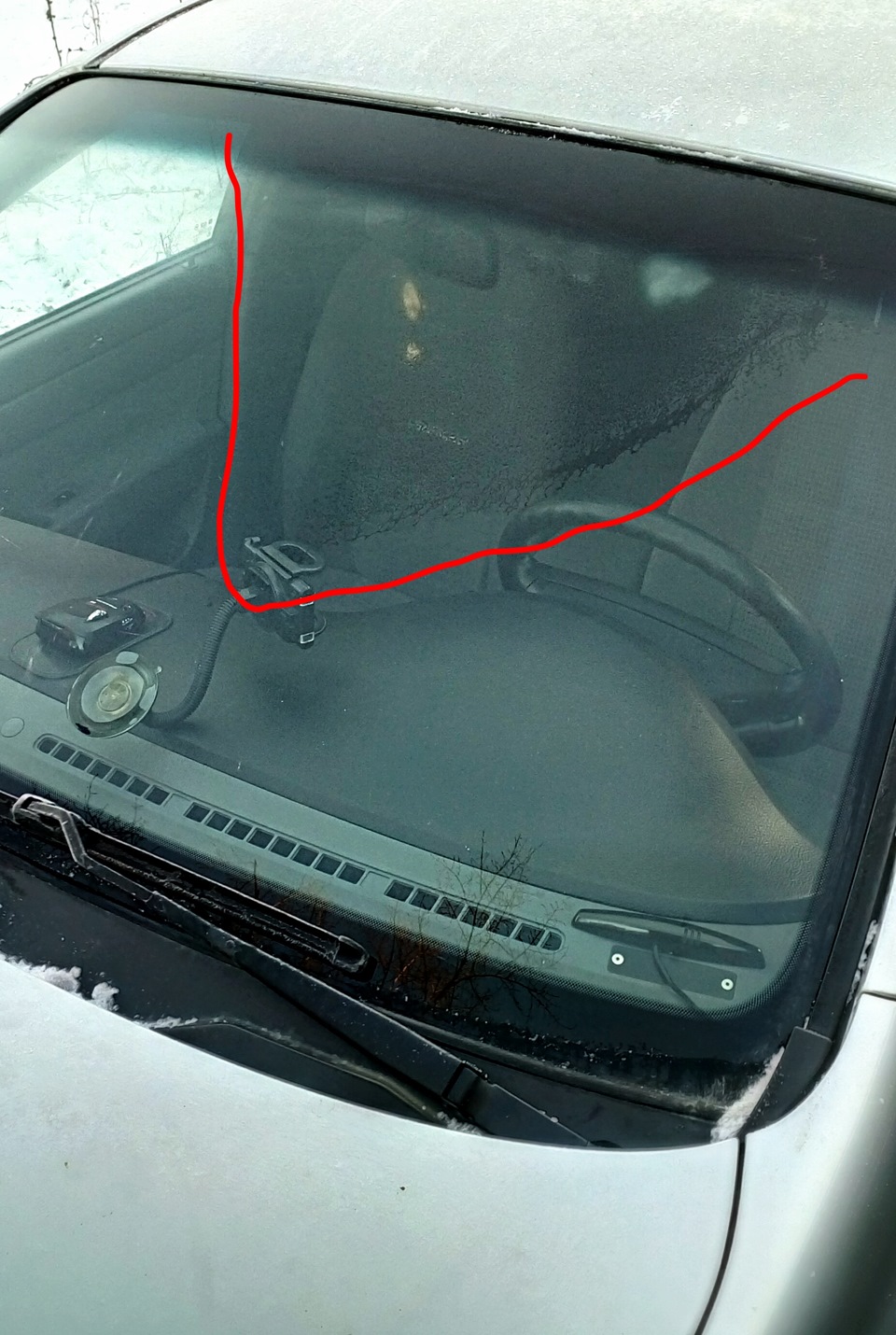 Почему потеет стекло со стороны водителя