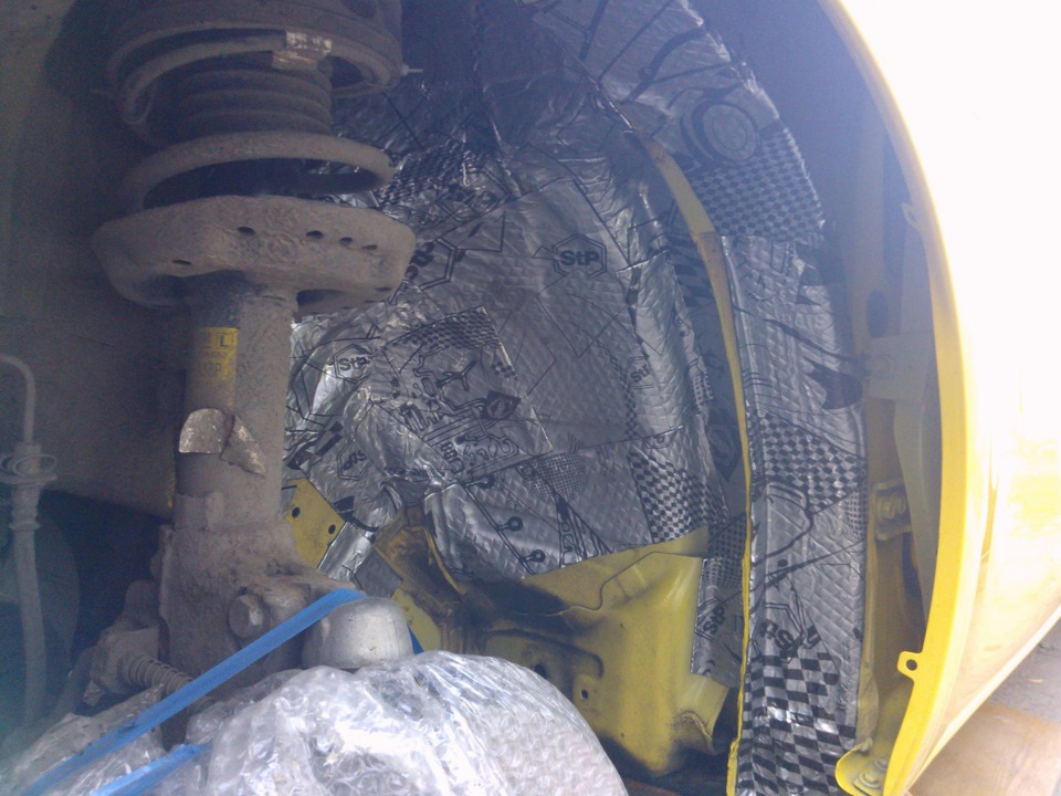 Шумка передних арок снаружи. — Opel Astra J GTC, 1,6 л, 2011 года ...