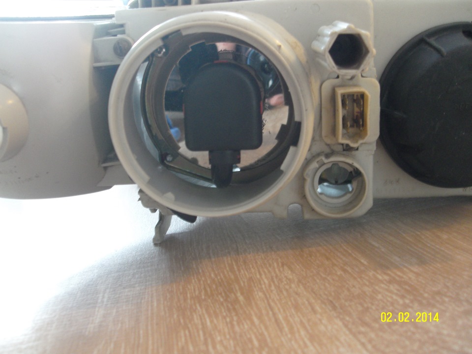 процесс установки линз Galaxy G4 D2S в фару 2110 Киржач — Lada 21104, 1 ...