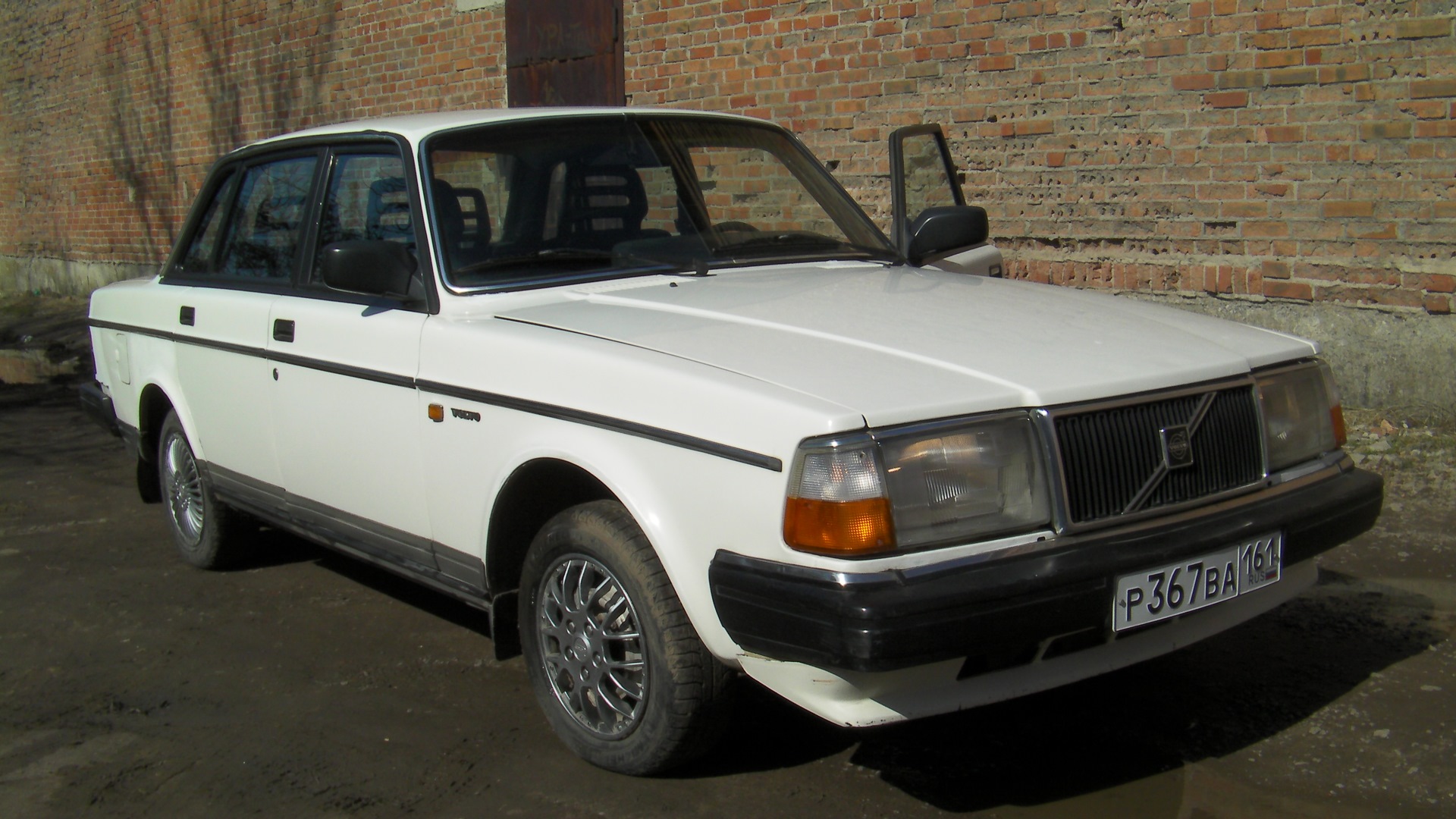 Volvo 240 2.3 бензиновый 1987 | 