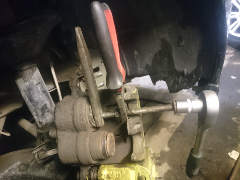 справка! что делать, если заклинил тормозной поршень? — Subaru Legacy ...