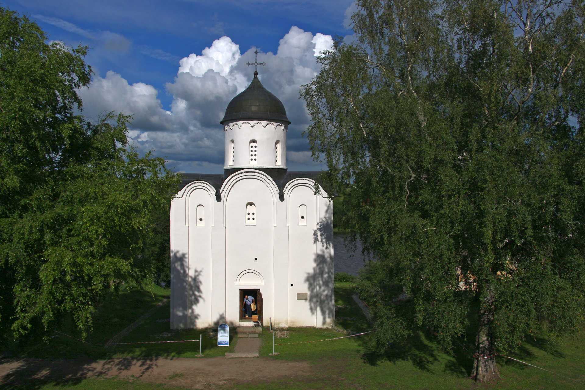 Георгиевский храм в старой ладоге фото