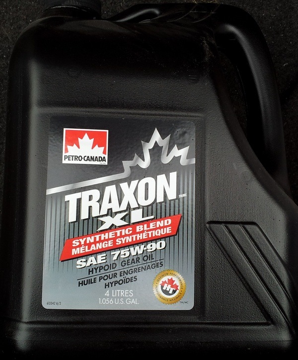 Масло в черной канистре. Petro-Canada Traxon XL Synthetic Blend 75w-90. Petro Canada Traxon 75w90. Petro-Canada Traxon XL 75w90 gl5. Petro-Canada Traxon Synthetic 75w-90.
