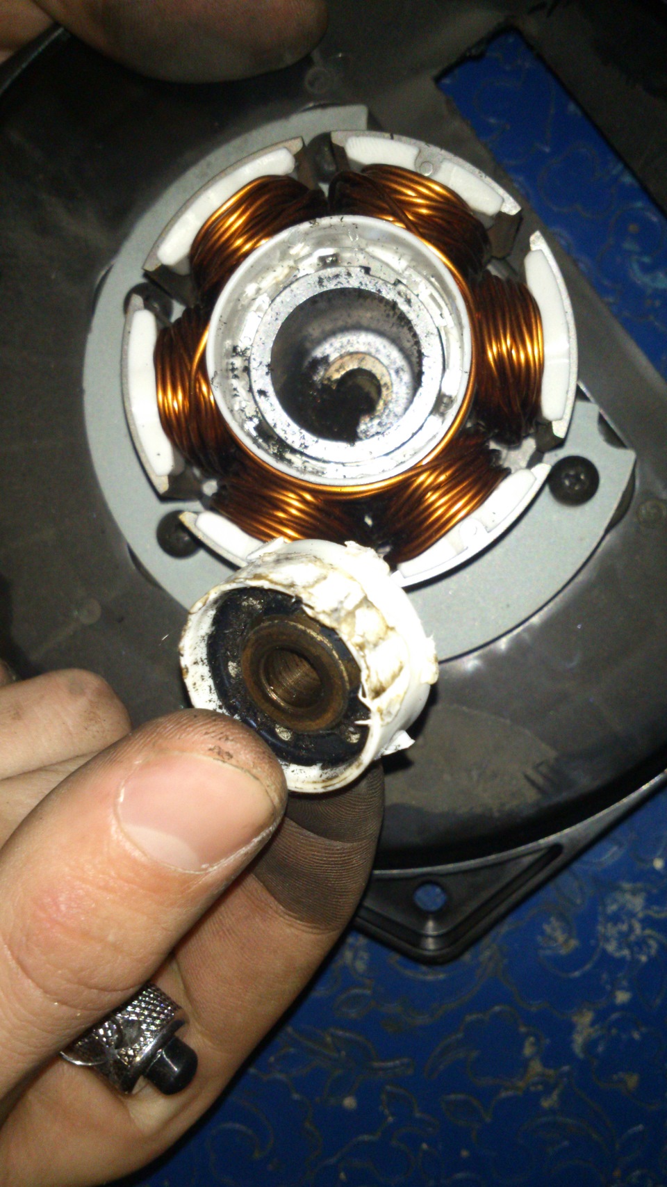 Замена подшипников вентиляторов - Renault Laguna I, 2 л, 1996 года визит на серв