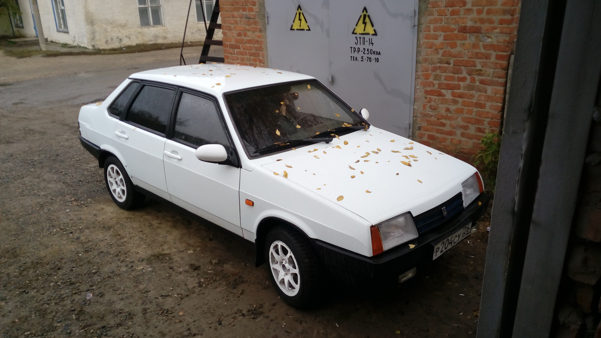 Lada 21099 1.5 бензиновый 1999 | Голодный кролик атакует на DRIVE2