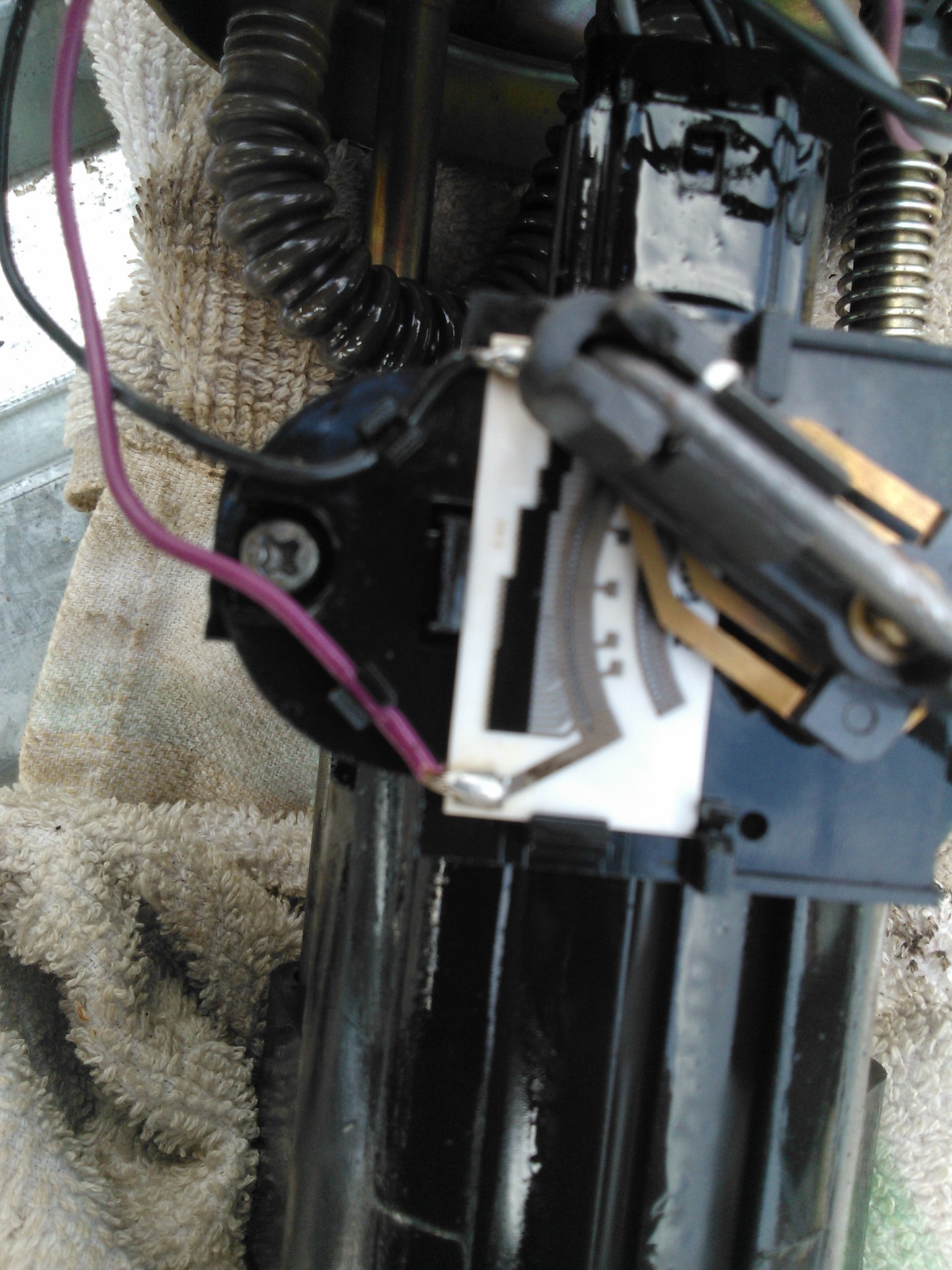 Сгорел усилитель на фронт (29.04.16) — Lada 2115, 1,5 л, 2004 года ...