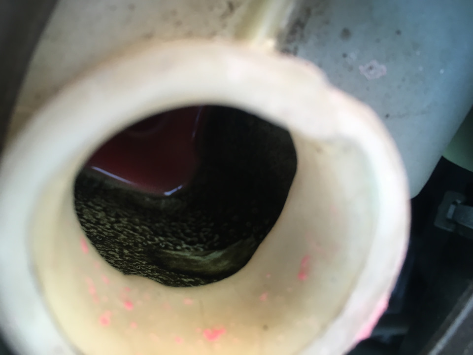 Черный налет в расширительном бачке, что это? — Toyota Avensis II, 2,4 ...