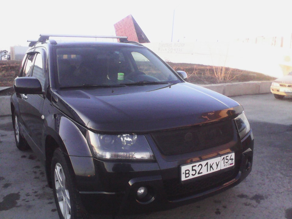 Suzuki Grand Vitara черная