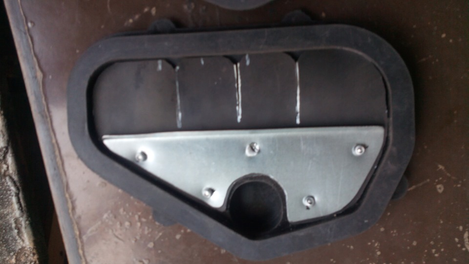 Уши! Продолжаем борьбу с грязью в моторном отсеке. — Lada Гранта ...