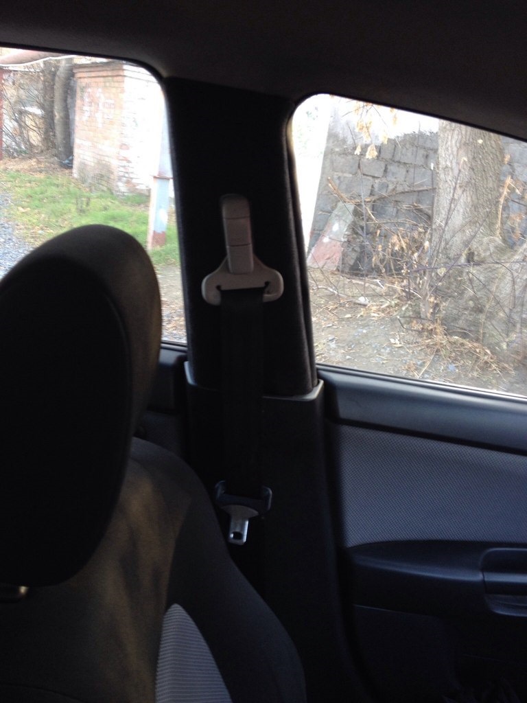 оклейка стоек алькантарой на клейкой основе — Mazda 3 (1G) BK, 2 л ...