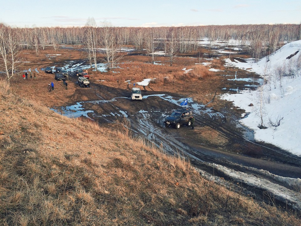 машинки внизу — Suzuki Jimny (1G)