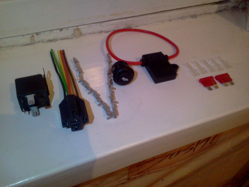 Открывание багажника с кнопки — Lada 2115, 1,5 л, 2002 года ...