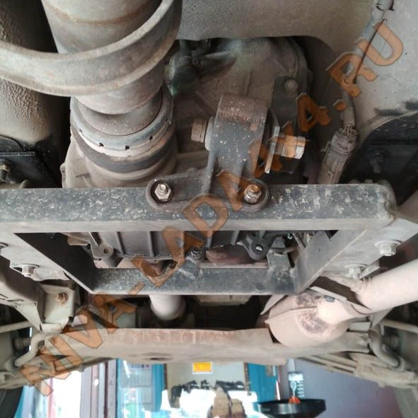 Зачем на ниву ставят подрамник раздатки. e28efads 960. Зачем на ниву ставят подрамник раздатки фото. Зачем на ниву ставят подрамник раздатки-e28efads 960. картинка Зачем на ниву ставят подрамник раздатки. картинка e28efads 960. При всей своей популярности Нива 2121 имеет ряд недостатков. Одной из самых распространенных проблем этого внедорожника является повышенная вибрация в салоне. Причем чем больше эксплуатируется автомобиль, тем вибрация становится более ощутимой.
